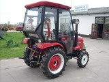 Jinma 244E kabinnal